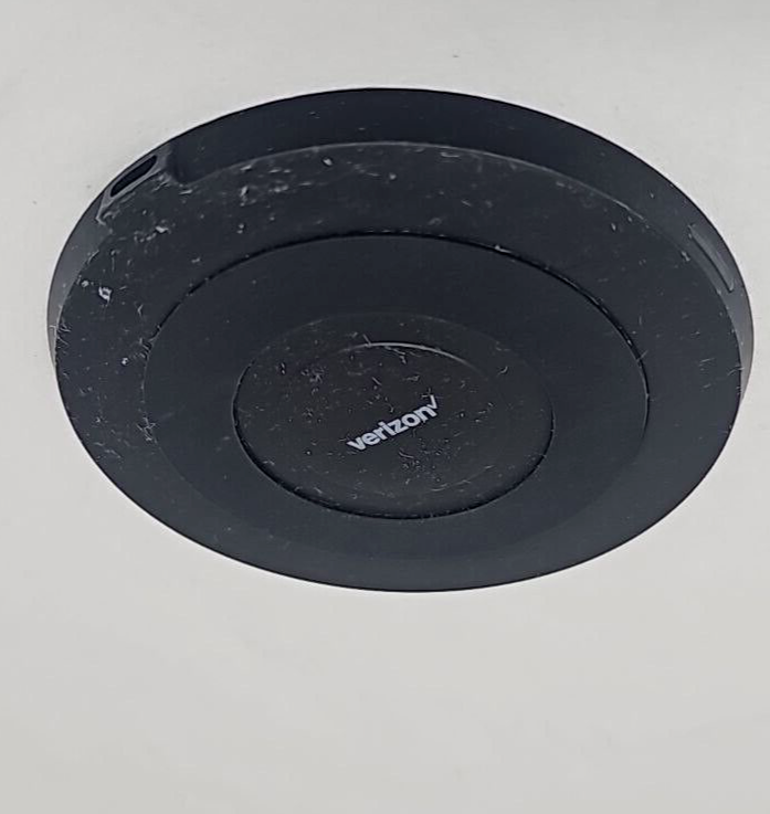 Verizon Wireless Charging Pad Power Bank for iPhone 15 14 Pro Max Galaxy S10