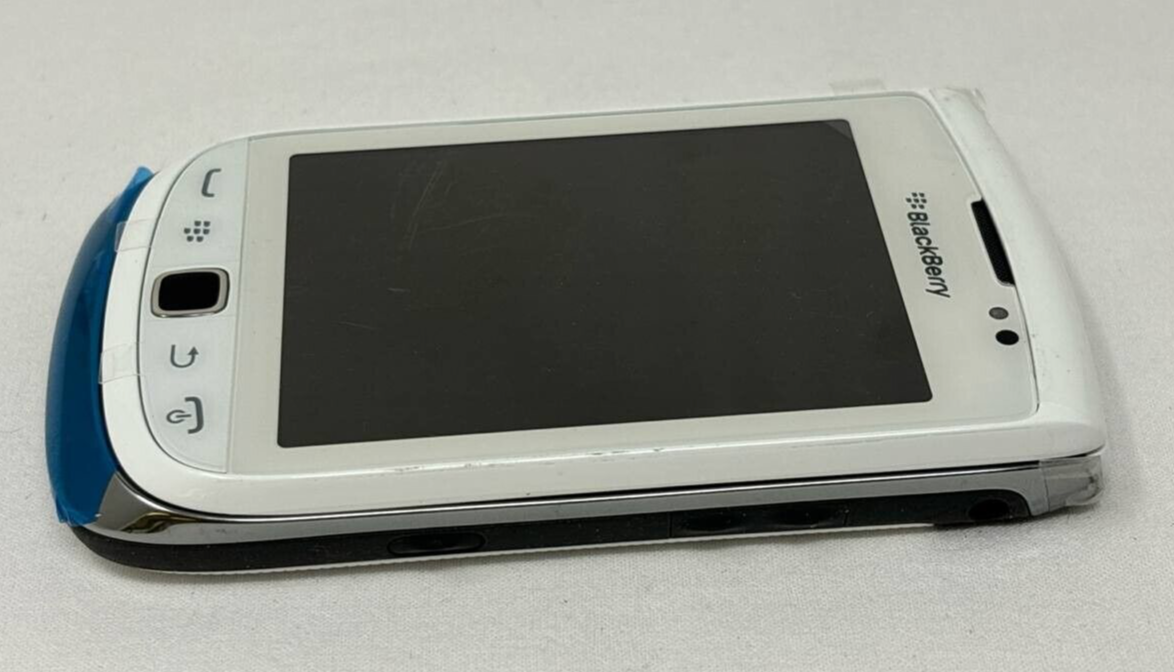 BlackBerry Torch 9810 Unlocked 3G Phone 5MP Touch Screen 3.2" 8GB White Kit