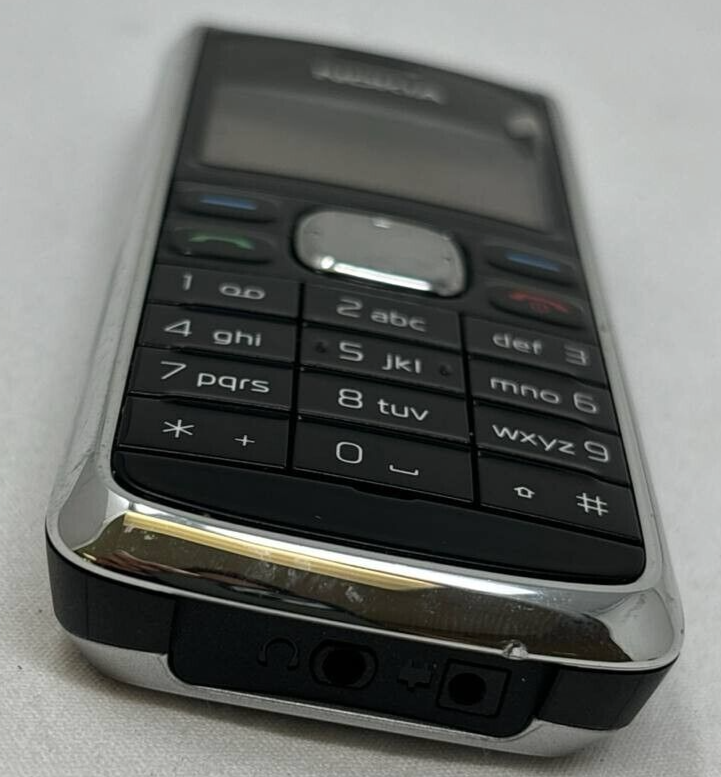 Nokia 2135 Vintage Cell Phone Bar Keyboard Ultra Slim GSM 3G MP3 Speakerphone