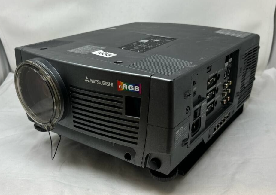 Mitsubishi X490U Conference Projector 3 LCD Portable XGA Iris Sensor Speaker