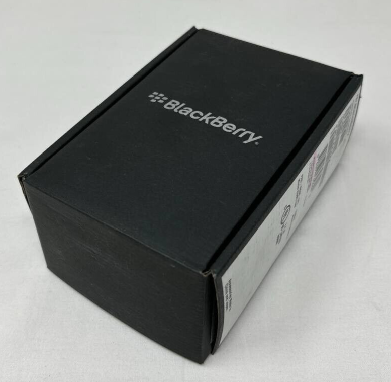 BlackBerry Torch 9810 Unlocked 3G Phone 5MP Touch Screen 3.2" 8GB White Kit