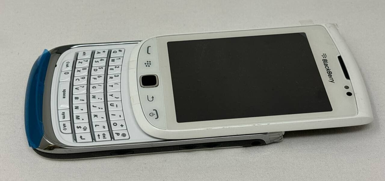 BlackBerry Torch 9810 Unlocked 3G Phone 5MP Touch Screen 3.2" 8GB White Kit