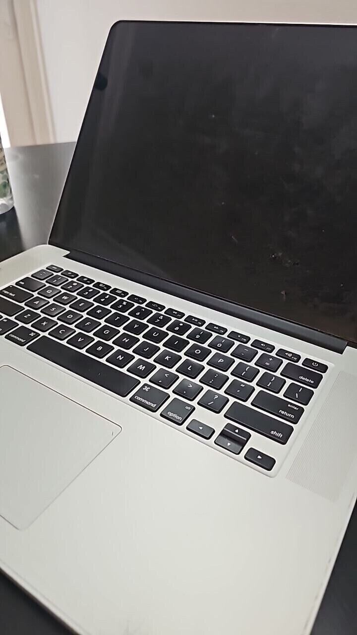 Apple Macbook Pro A1398 Laptop 15" Notebook i7 Parts Only Need Repair