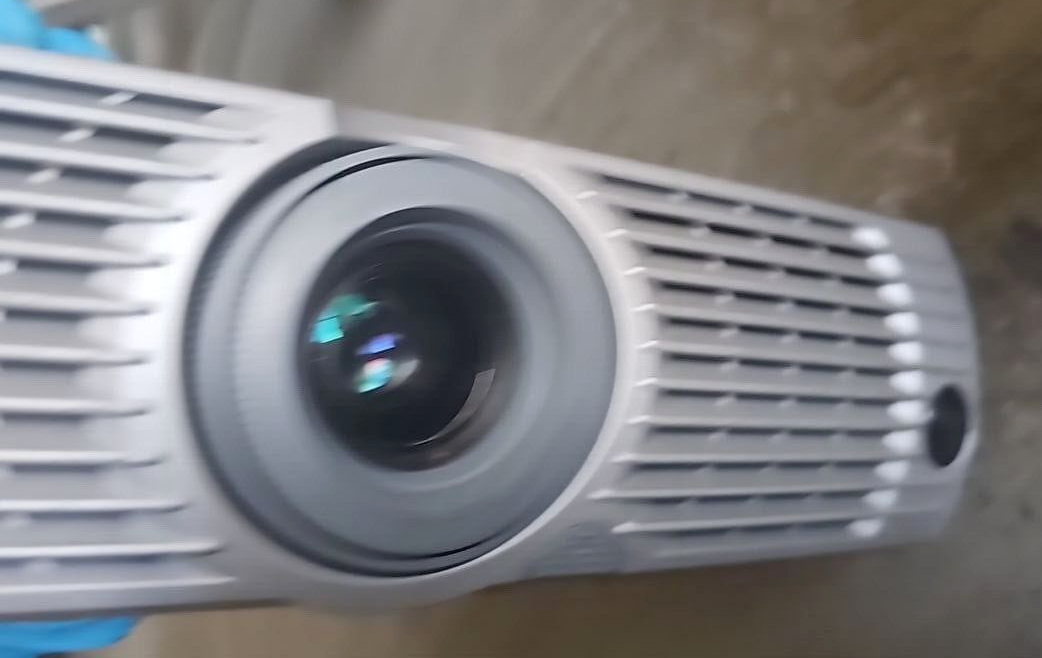 Infocus LP250 LCD3 Multimedia Projector Full HD Conference Room 1100 Lumens READ
