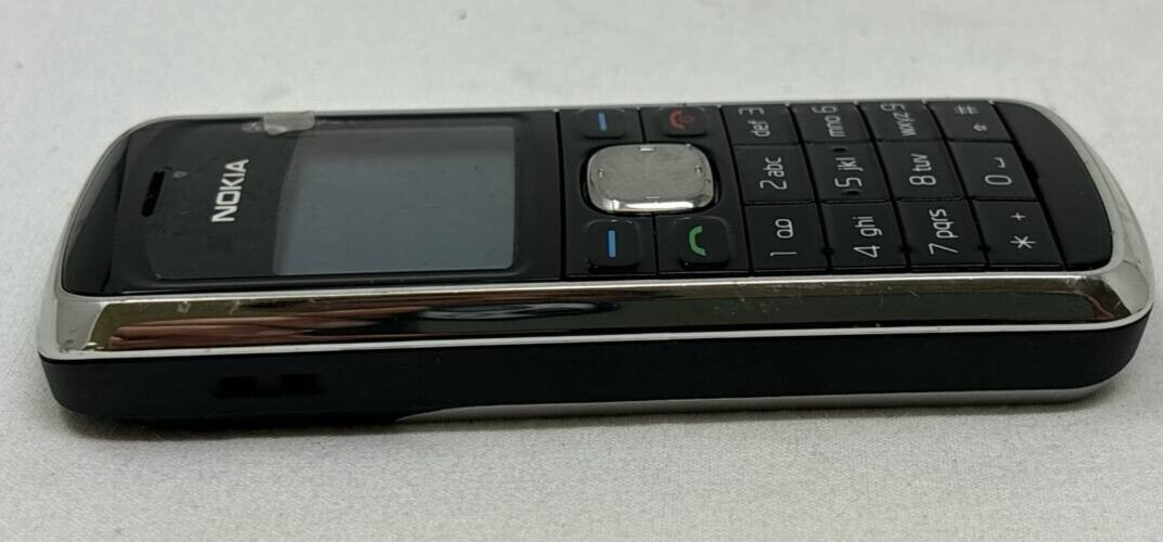 Nokia 2135 Vintage Cell Phone Bar Keyboard Ultra Slim GSM 3G MP3 Speakerphone