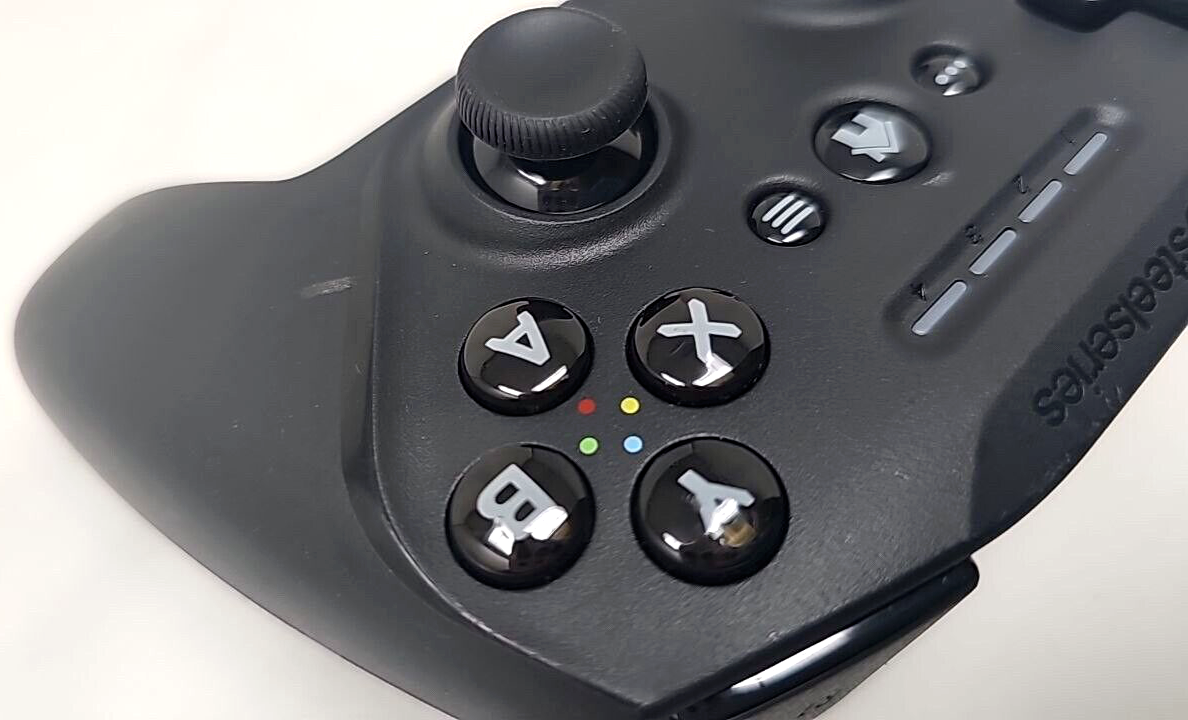 SteelSeries Nimbus + Plus Wireless Gaming Controller for iPhone GC-00007