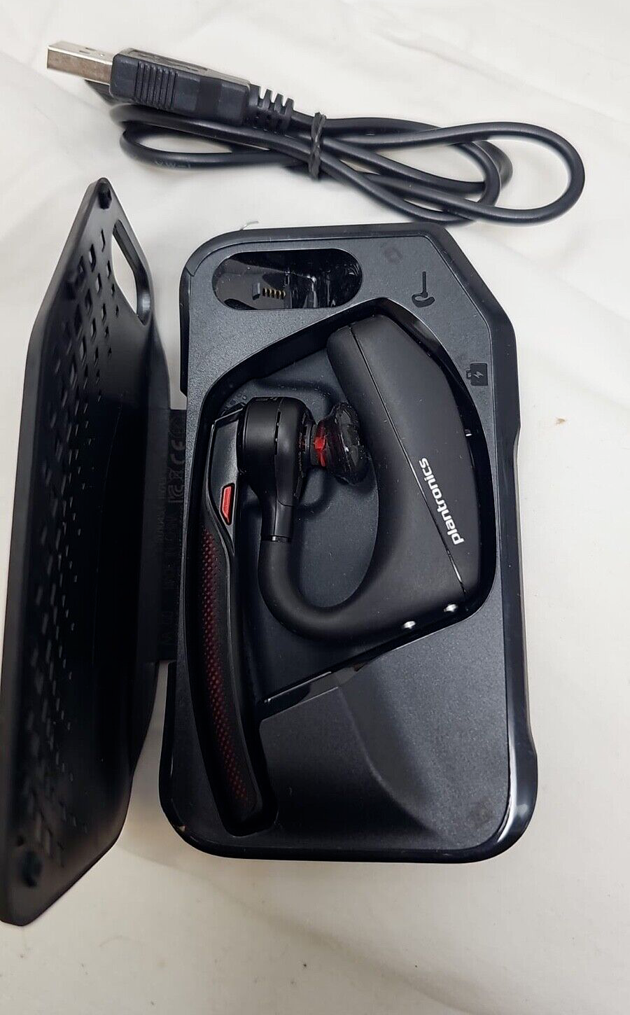 Plantronics Voyager B5200 UC Bluetooth Mono Headset Ear Hook MISSING USB READ
