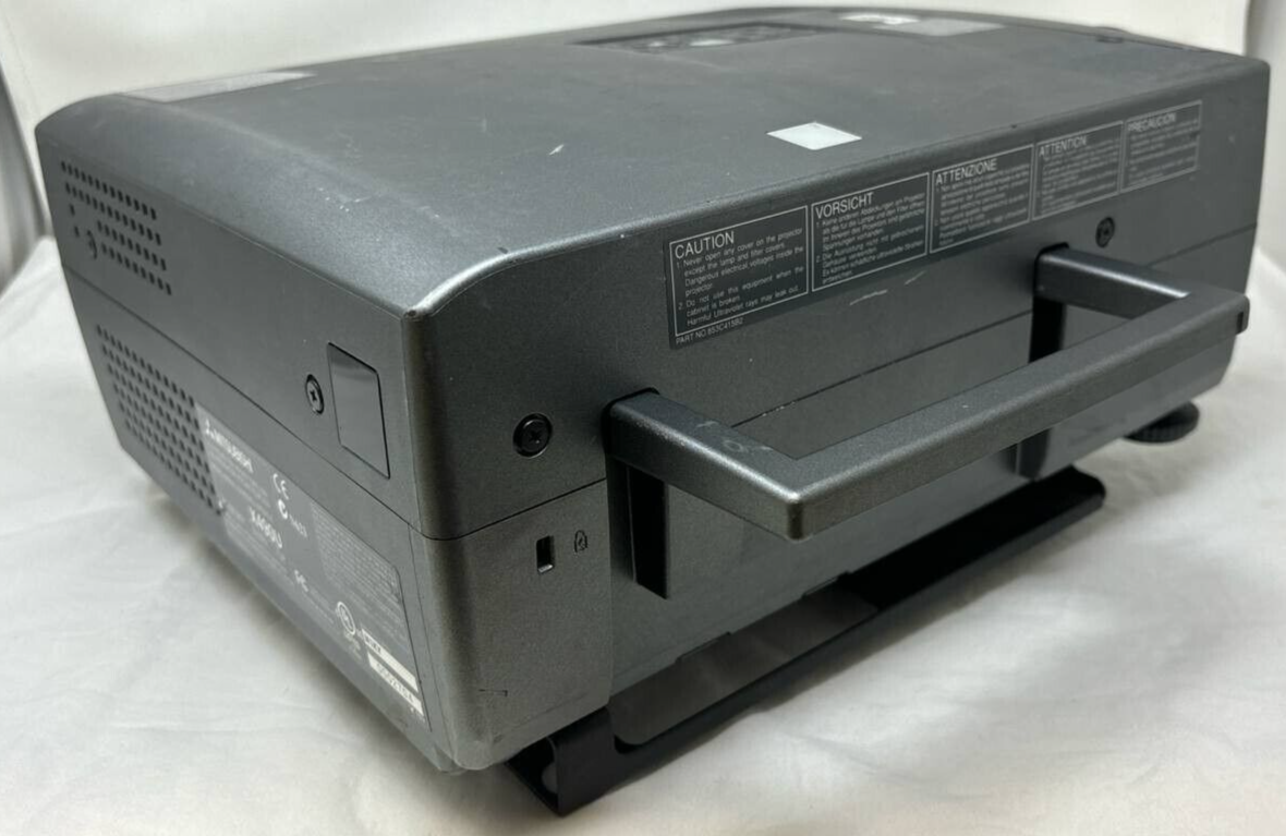 Mitsubishi X490U Conference Projector 3 LCD Portable XGA Iris Sensor Speaker