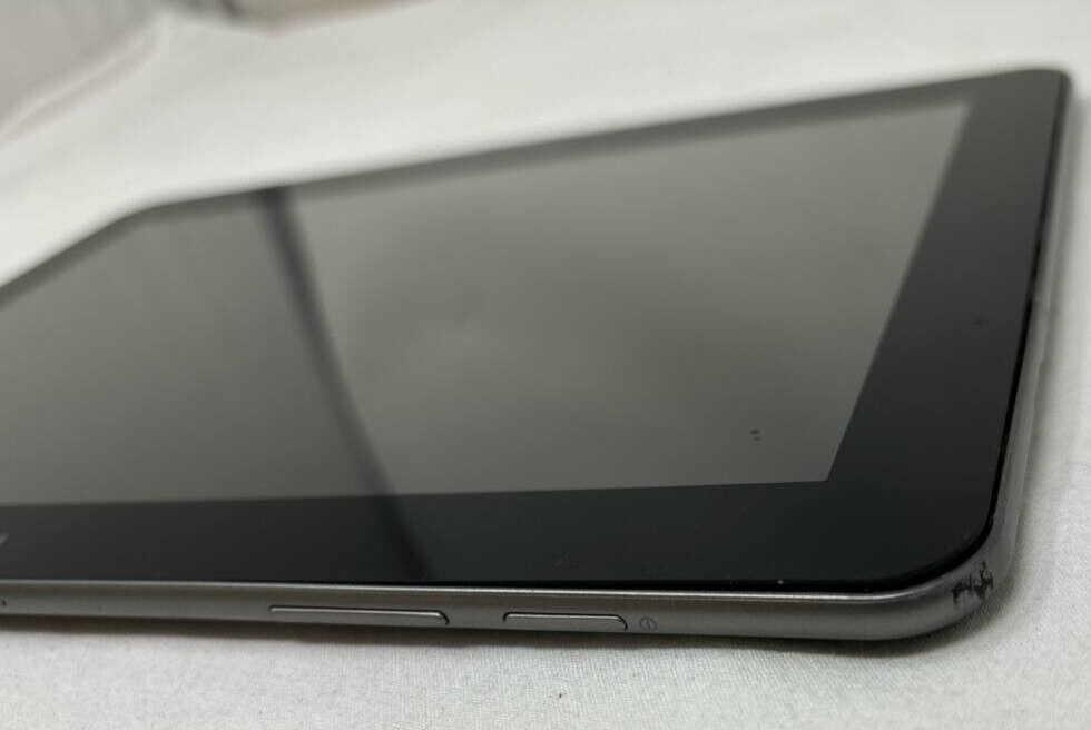 Samsung Galaxy Tab 10.1 P7510 16GB WiFi 3.1MP GPS Bluetooth Android READ
