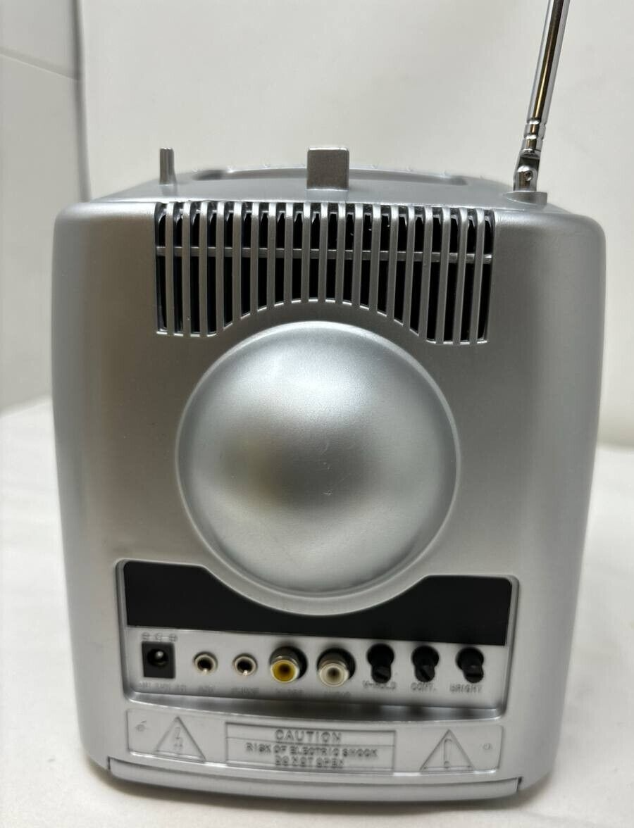 Vintage TV Radio AM FM Portable Black White 5.5"  120V Volume Control NTSC-M