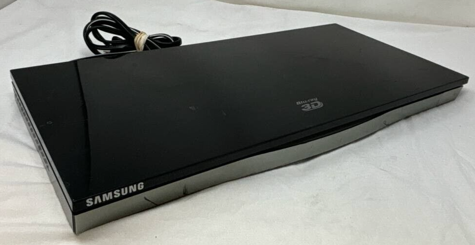 Samsung BD-D6500 3D CD DVD Blu-Ray Player Dolby Digital HD Media 120V Black