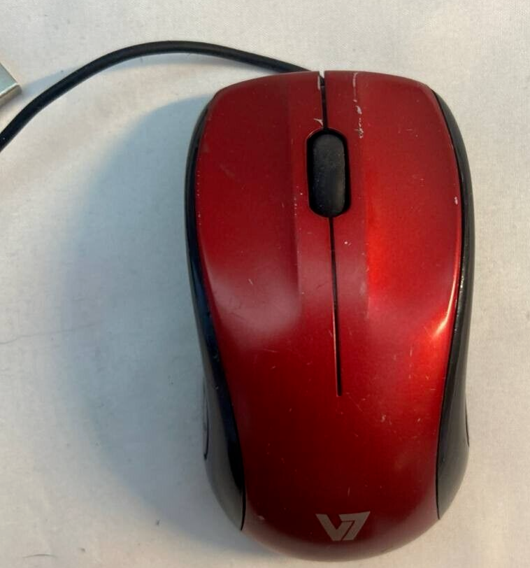 V7 USB Optical Mouse MV3010 Full Size Wired Plug and Play 3 Button Red OEM