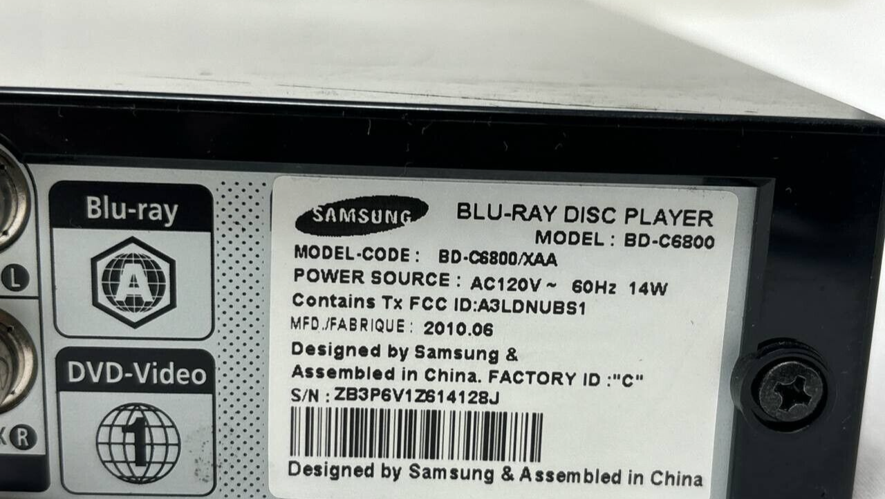 Samsung BD-C6800 3D CD DVD Blu-Ray Player Dolby Digital Media 1080p HDMI Black