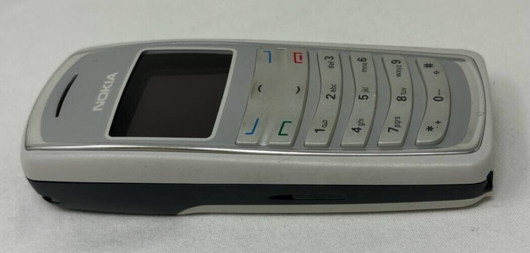 Nokia 2125i Vintage Cellphone Tiny Bar Phone STN Color Internal Antenna
