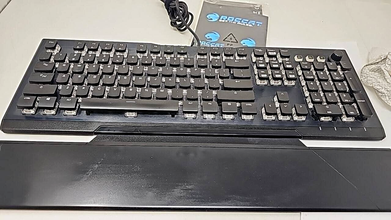 Roccat Vulcan 121 AIMO Wired Mechanical Keyboard Gaming RGB Backlit Palm Rest