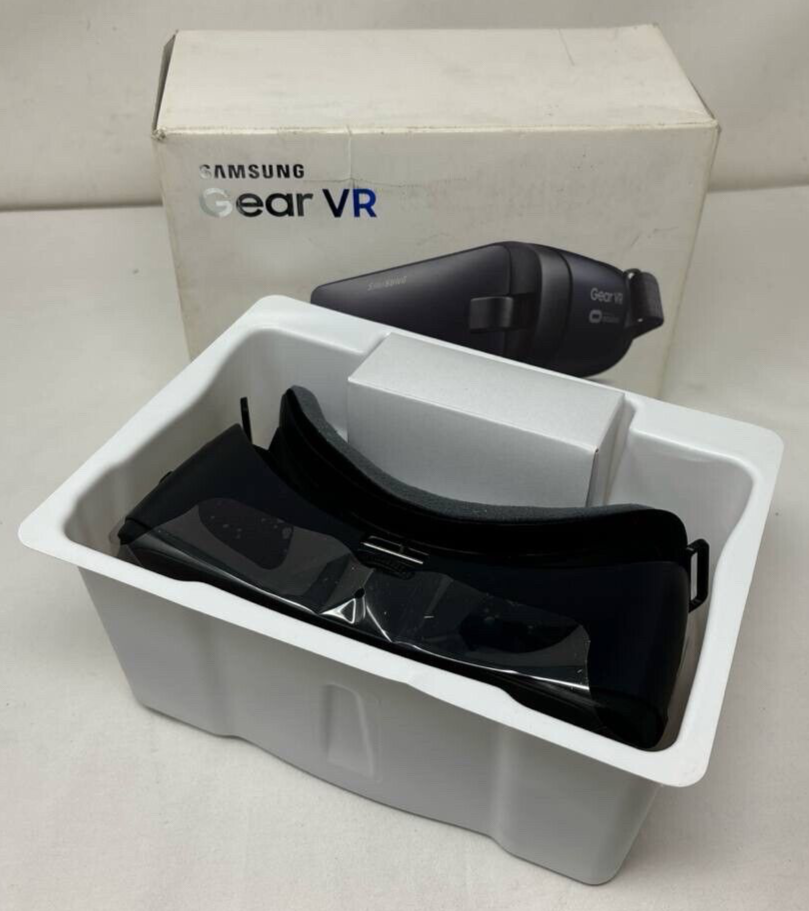 Samsung Gear VR SM-R323 Virtual Reality Headset USB-C Galaxy S6 S7 Edge Note 5