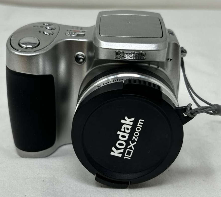 Kodak Z710 Digital Camera EasyShare 7.1MP 10x Optical Zoom 2.0 LCD Display