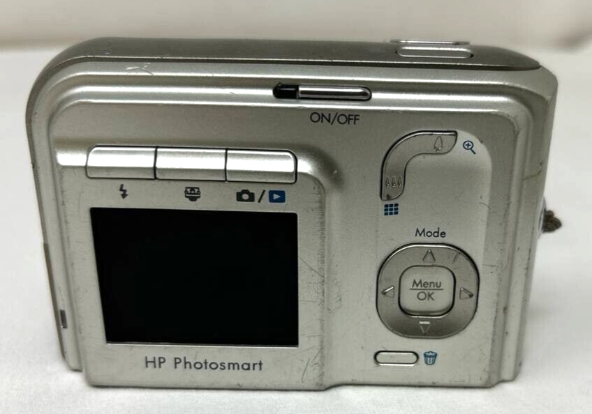 HP Photosmart M425 Digital Camera 3x Optical Zoom 5MP Silver 1.7" Display OEM