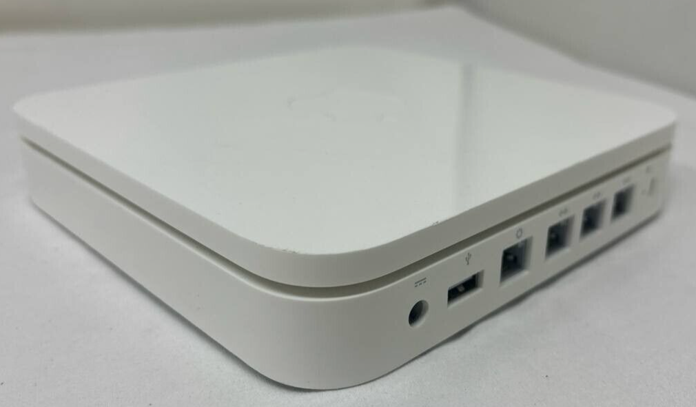 Apple A1143 AirPort Extreme WiFi Router Base Station Express 802.11n White OEM