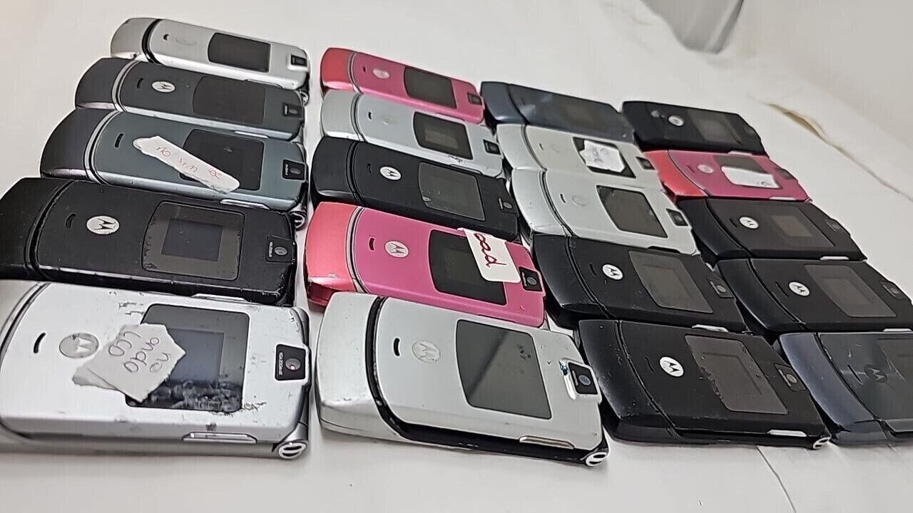 Lot of 20 Motorola Razr V3 Flip Phone T-Mobile Antique Slim GSM Vintage x Repair