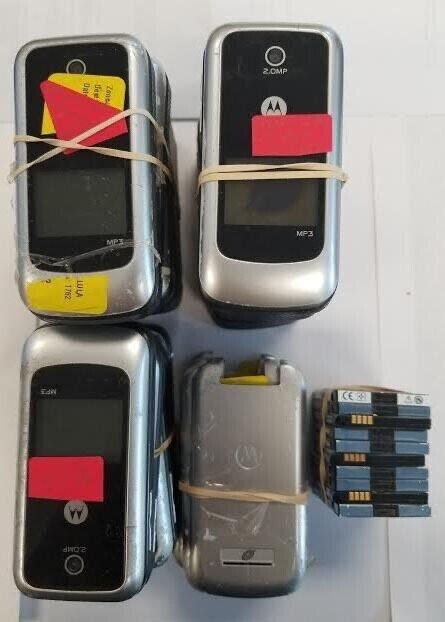 17 Lot Motorola W418 Flip Locked Tracfone Cellular Phone 2.0MP Used Need Repair