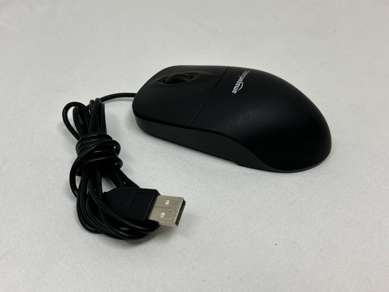 AmazonBasics MSU0939 Wired Optical Tracking Mouse USB Corded Ambidextrous