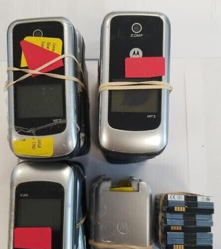 17 Lot Motorola W418 Flip Locked Tracfone Cellular Phone 2.0MP Used Need Repair