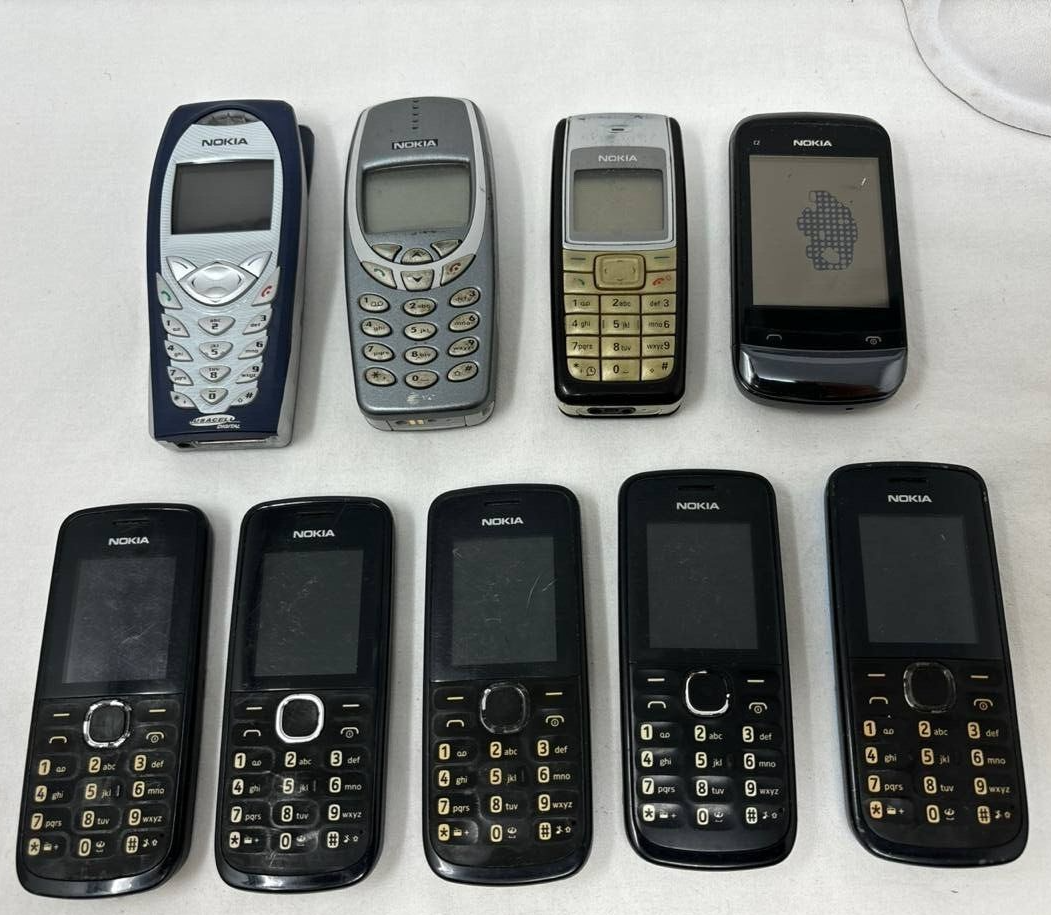 Lot of 9 Nokia Cell Phone Bar Mixed Vintage Antique 3589i 111 1112 C2-02 3360