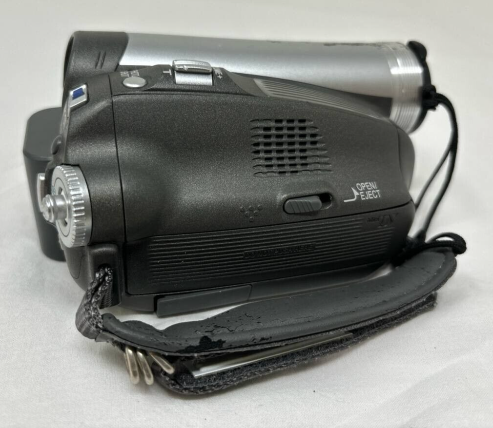 Panasonic PV-GS29 Mini DV Video Camera 30x 50x Digital Zoom Anti Shake READ!