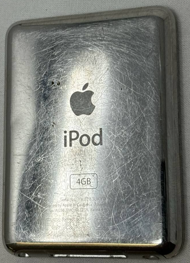 Apple iPod Nano 64GB 3rd Generation A1236 Antique Charger Bundle GENUINE