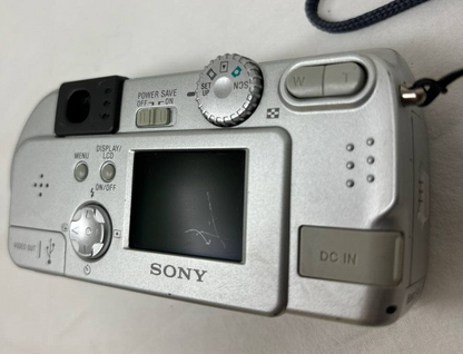 Sony Cyber Shot DSC-P51 Digital Camera Compact 2.0 MP 2x Optical Zoom Silver