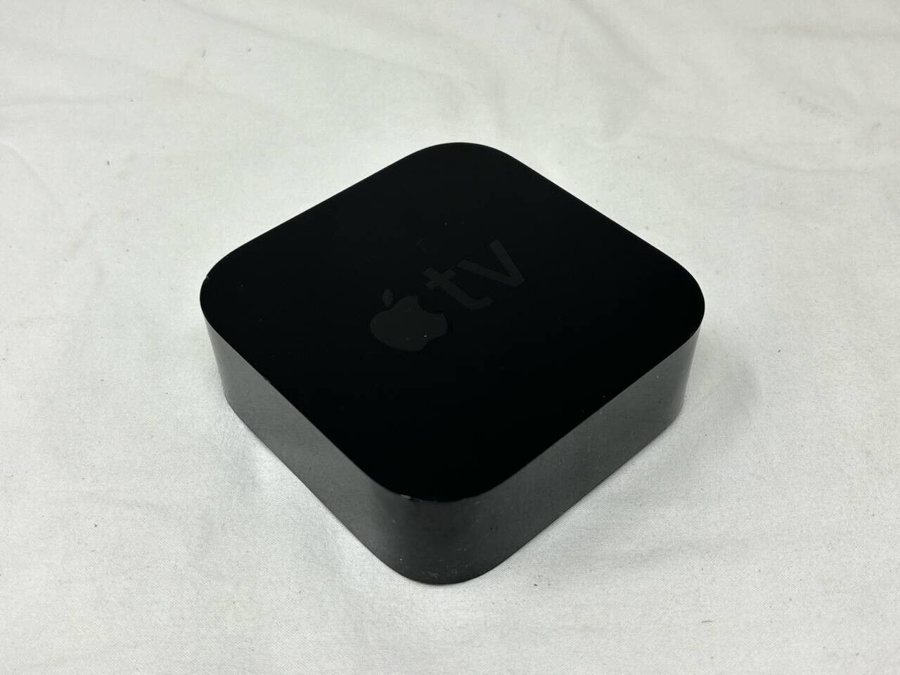 Apple TV 4th Generation 32GB HD 1080p A1625 WiFi Media Streamer Device Only