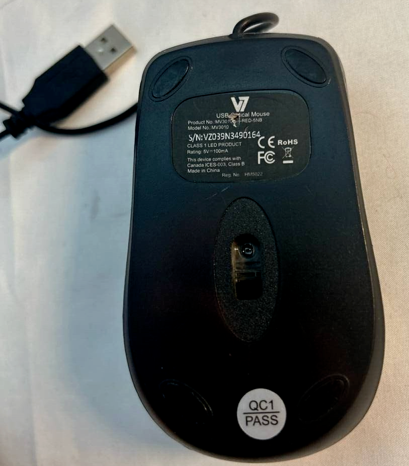 V7 USB Optical Mouse MV3010 Full Size Wired Plug and Play 3 Button Red OEM