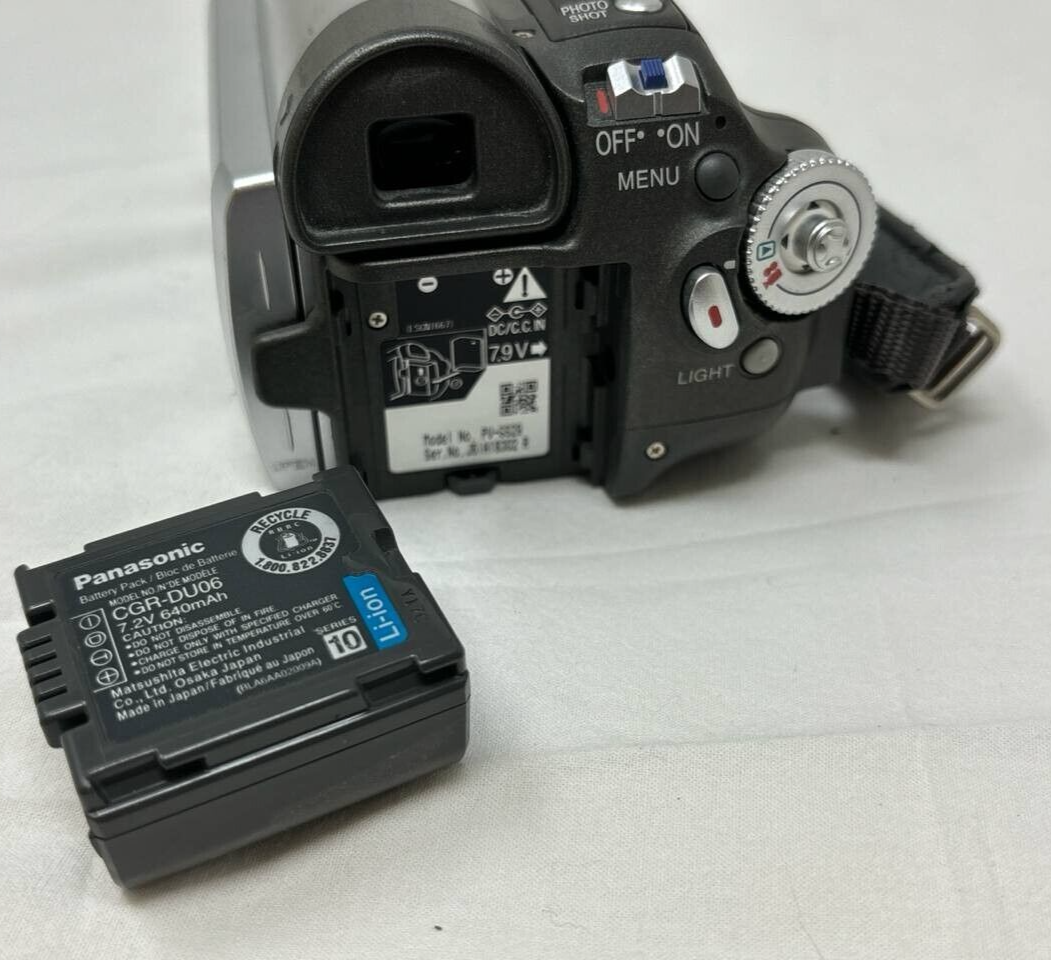 Panasonic PV-GS29 Mini DV Video Camera 30x 50x Digital Zoom Anti Shake READ!