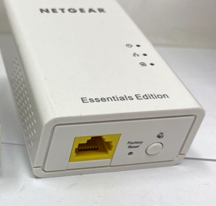 Netgear Powerline 1000 WIFI Network Extender Adapter Ethernet Ports Wall In Pair