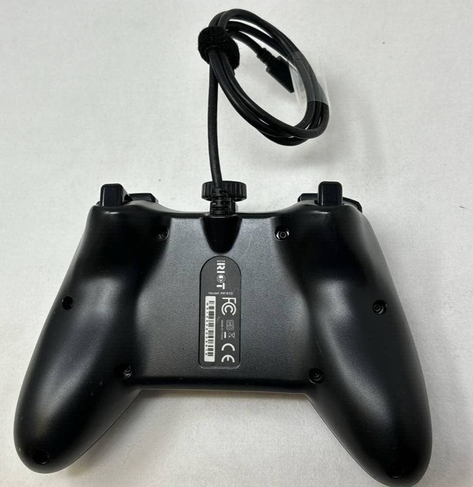 Rotor Riot Gamepad Controller for iPhone 12 13 14 Lightning Connector Black