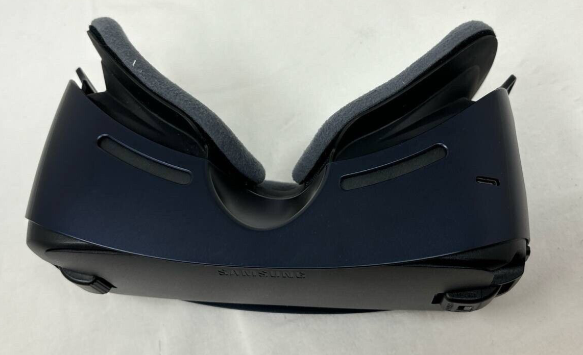 Samsung Gear VR SM-R323 Virtual Reality Headset USB-C Galaxy S6 S7 Edge Note 5