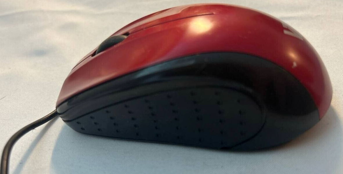 V7 USB Optical Mouse MV3010 Full Size Wired Plug and Play 3 Button Red OEM