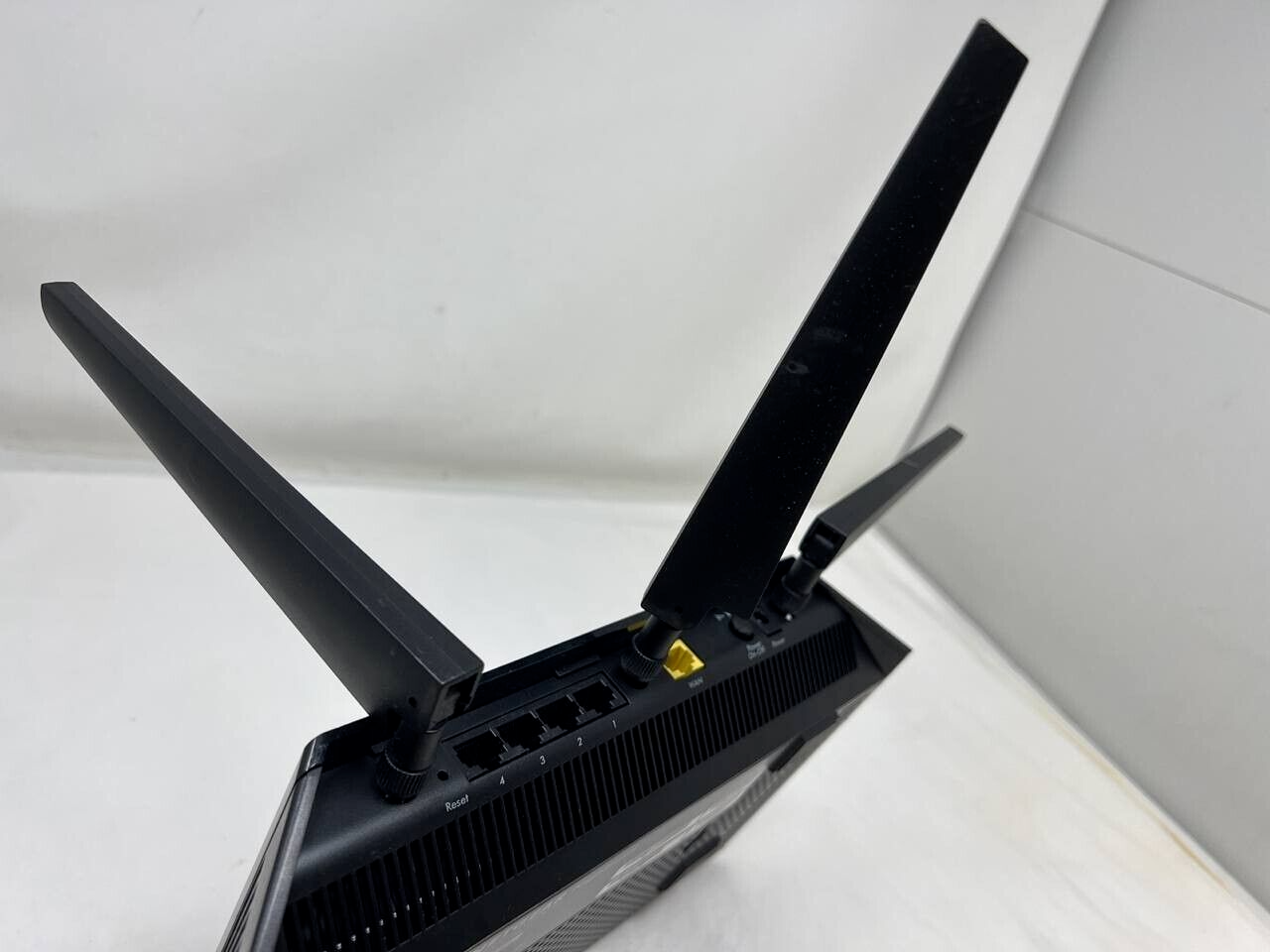 Netgear Nighthawk Smart WiFi Router Wireless Gigabit Internet Dual Band AC2100