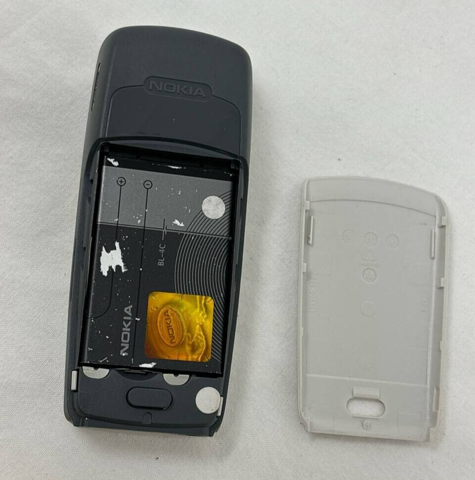 Nokia 2125i Vintage Cellphone Tiny Bar Phone STN Color Internal Antenna